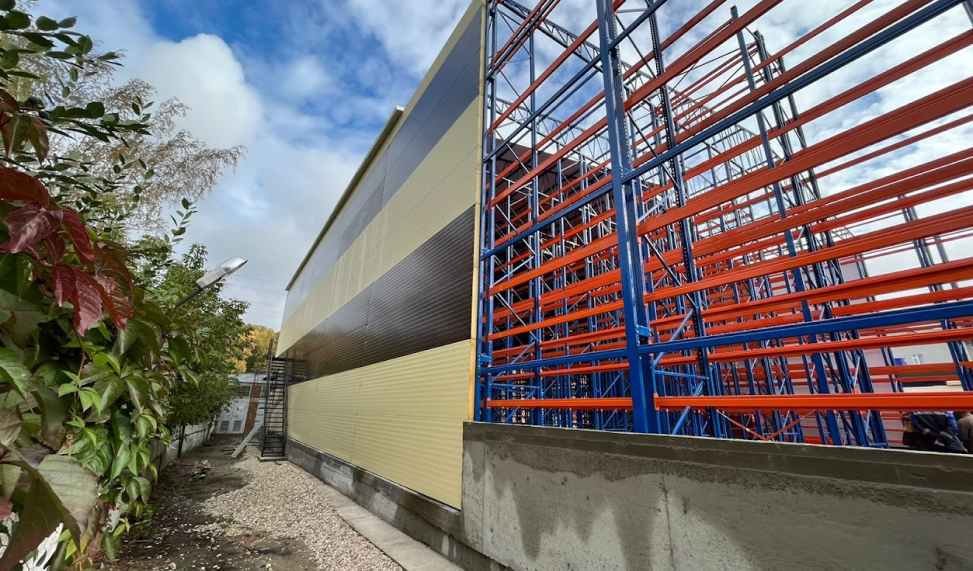Обшивка самонесущего склада на базе мезонина