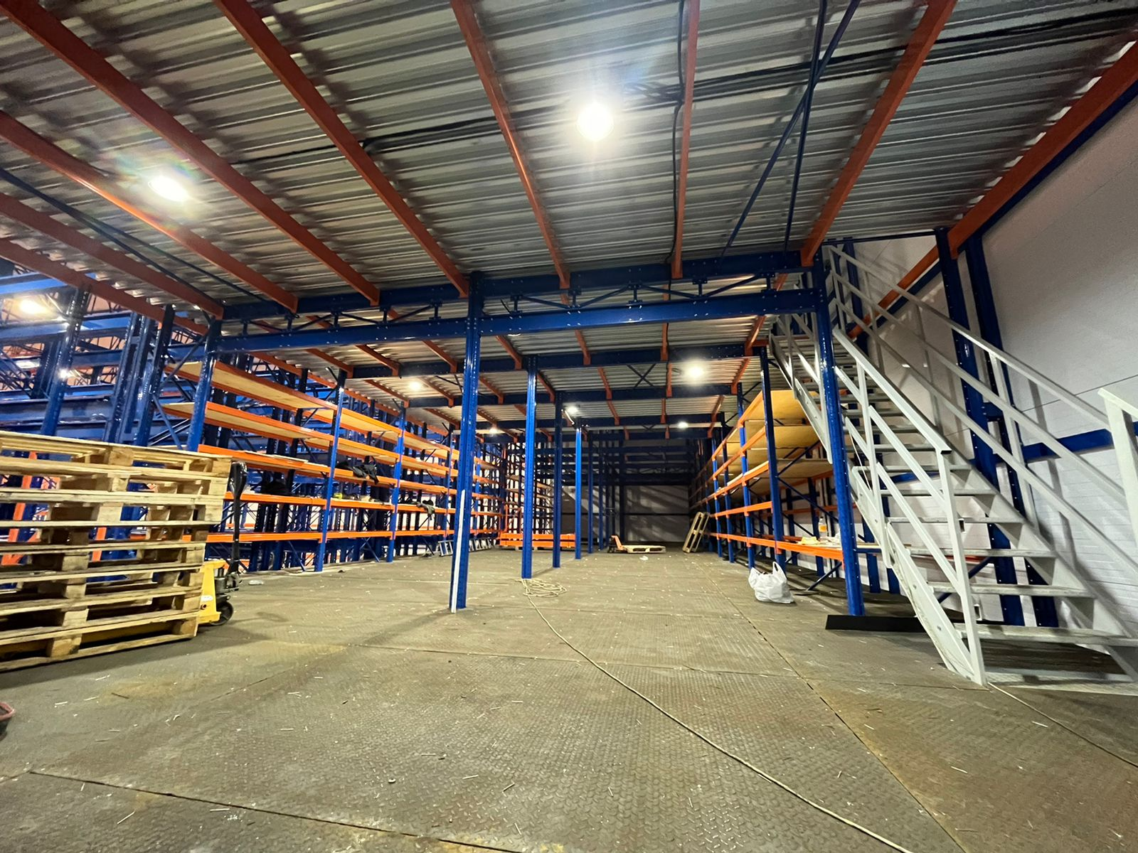 Организация хранения внутри СНС склада