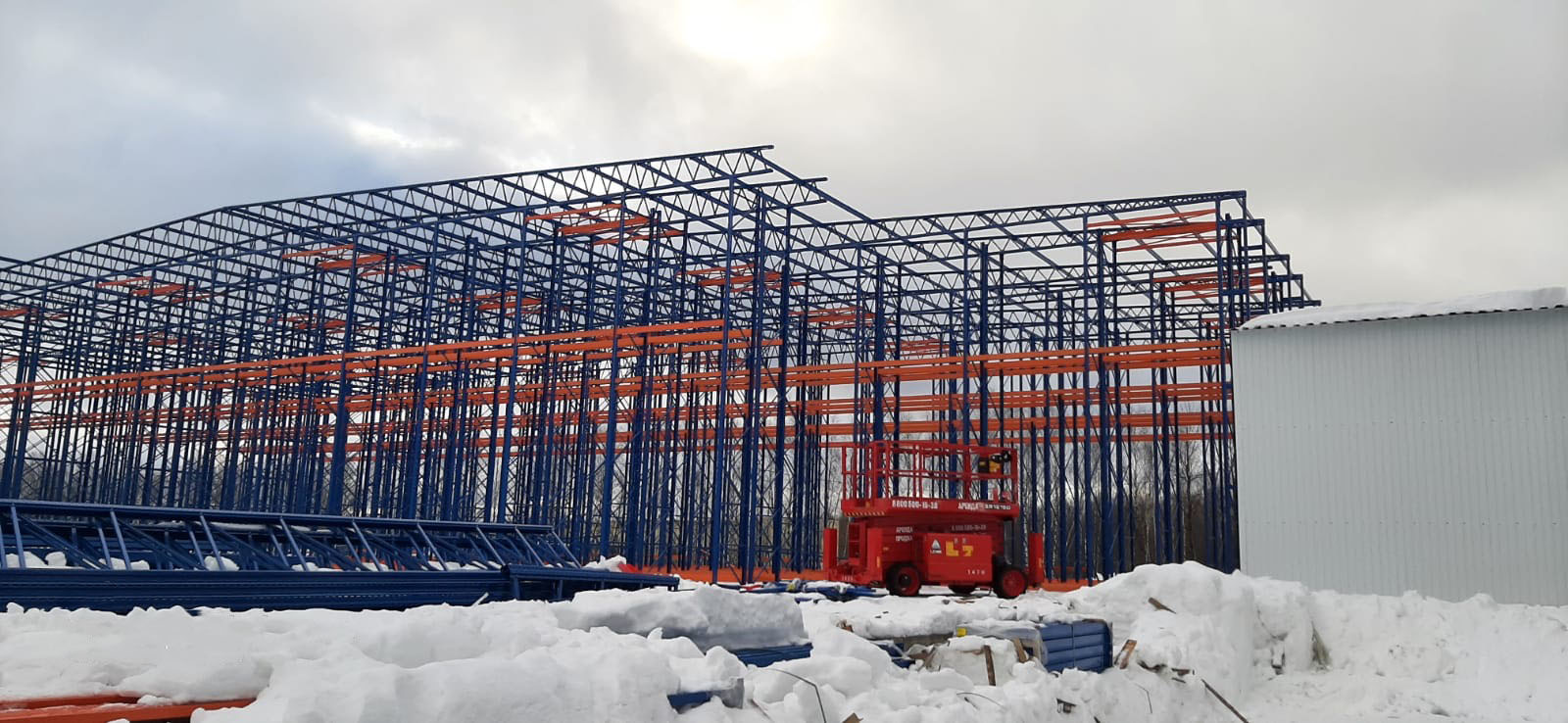 Монтажные работы по сборке самонесущего склада