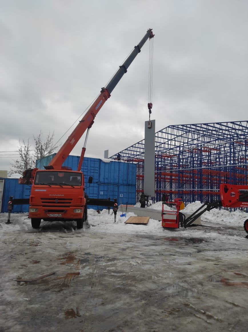 Обшивка склада сэндвич-панелями