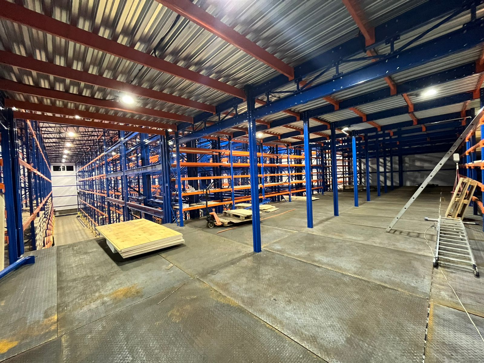 Зона второго этажа самонесущего склада