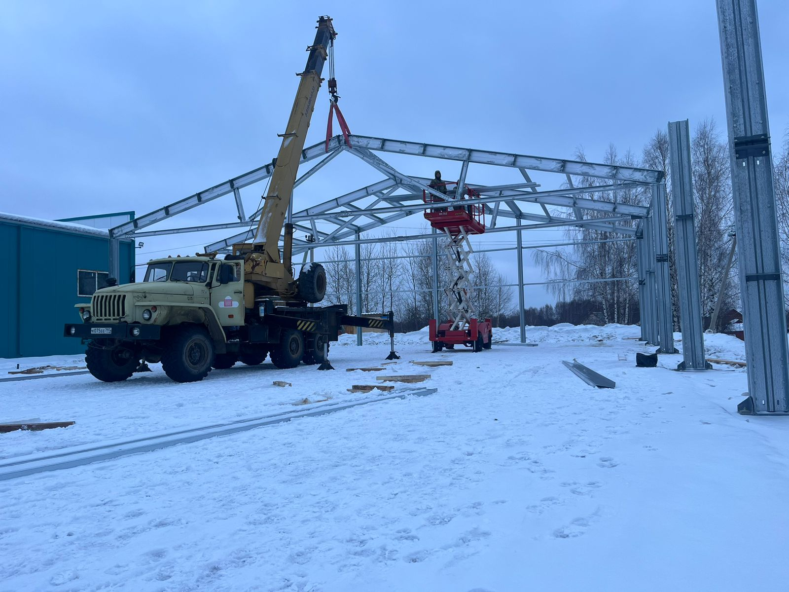 Строительство каркаса самонесущего склада из ЛСТК