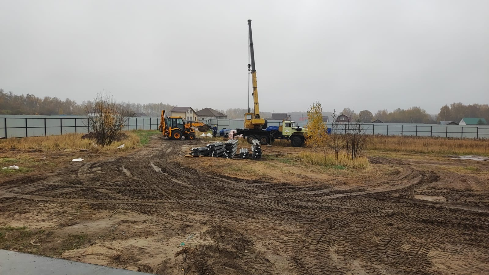 Погрузочные работы при строительстве самонесущего склада