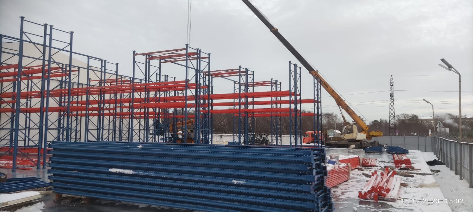 Монтаж самонесущего склада комбинированного типа