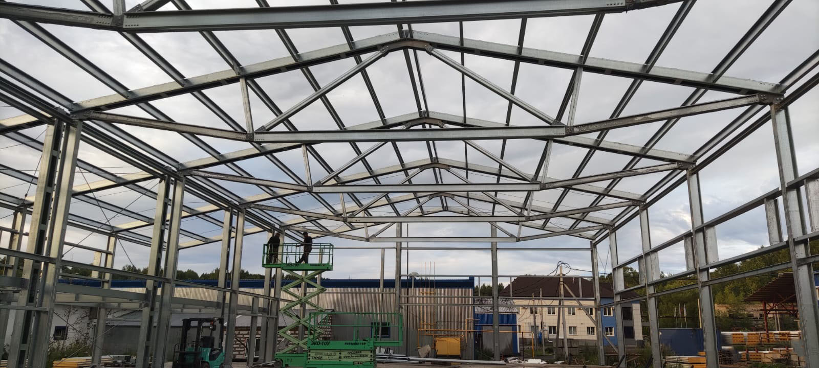 Строительство ангара ЛСТК