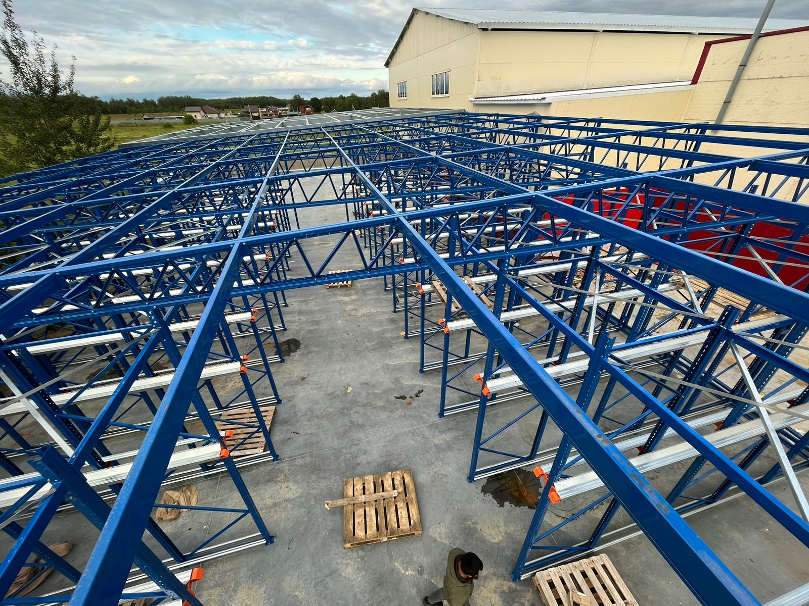 Система кровельного перекрытия на снс складе