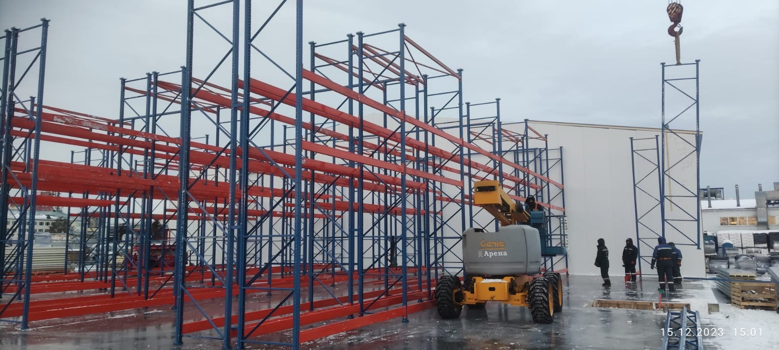 Процесс строительства самонесущего склада