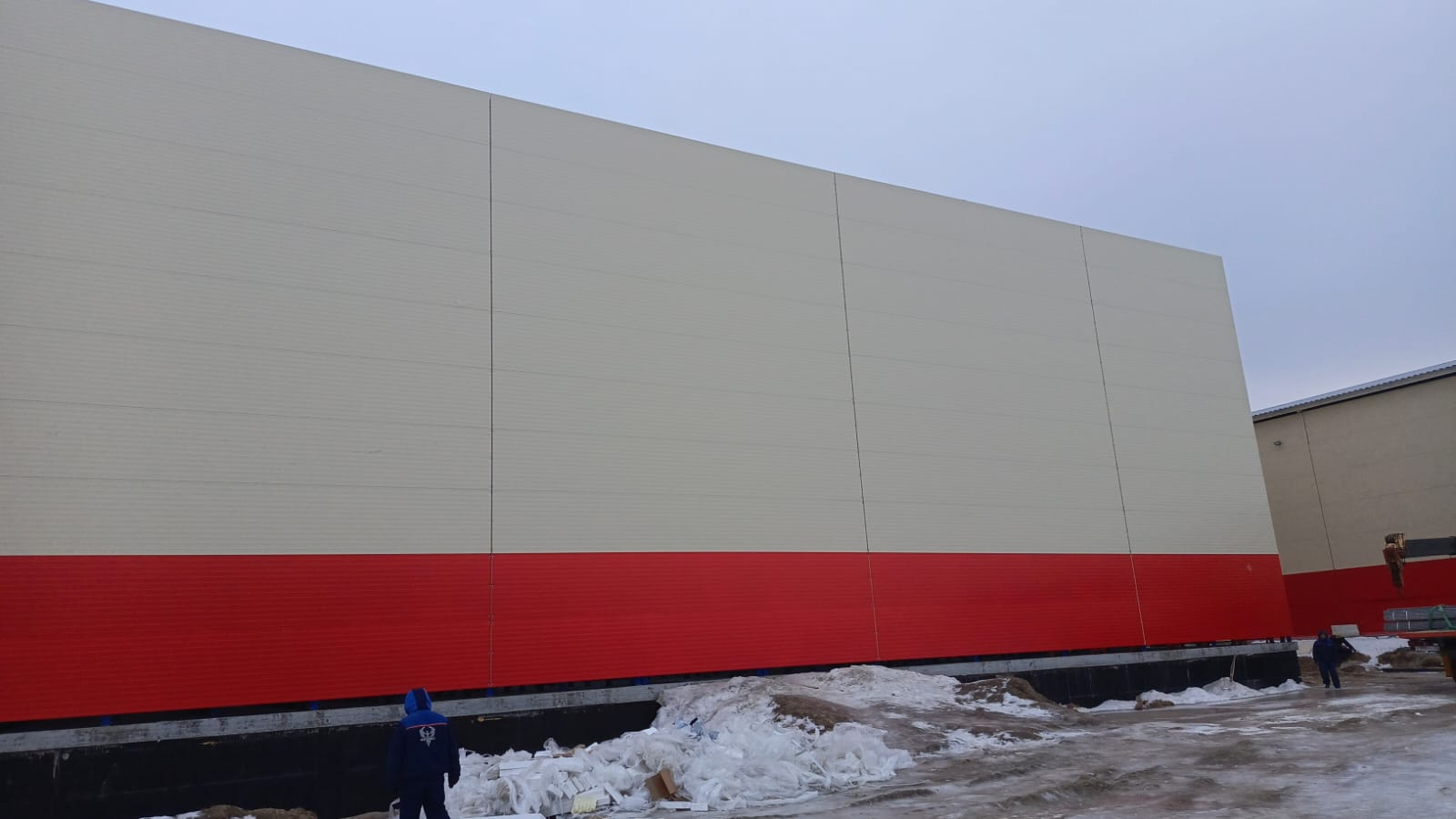 Установка сэндвич-панелей