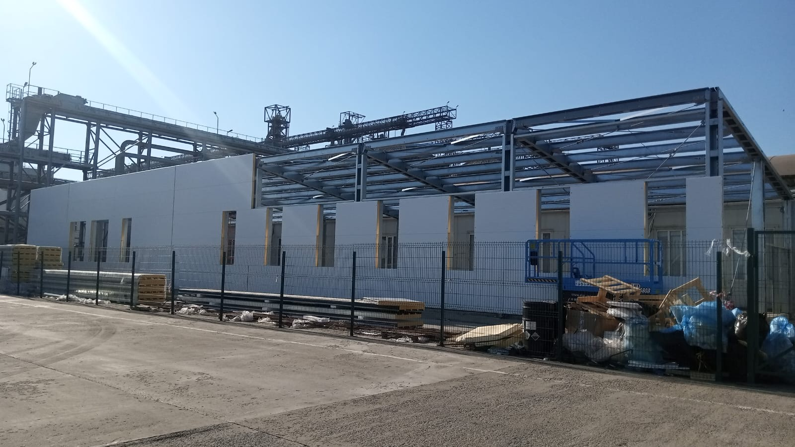 Монтаж двух зданий АБК из ЛСТК